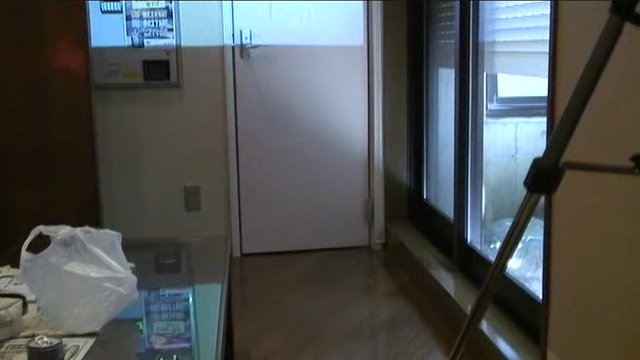 感觉爽了又想要举起双腿一插到底,第二次感觉好润滑